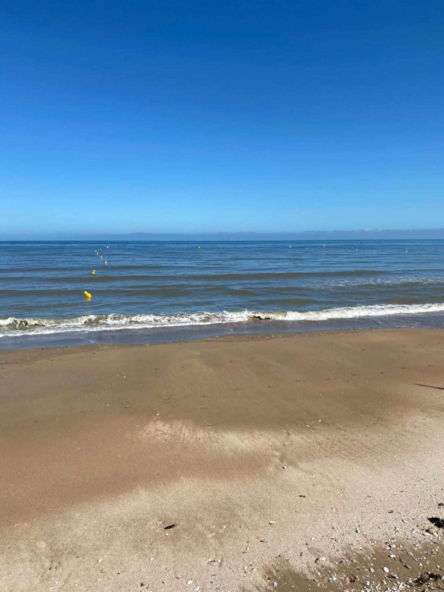 Appartement 65M2 Avec Balcon Vues Partielles Mer A 150M De La Plage Et Centre, Wifi Et Parking Prive بلونفيل سور مير المظهر الخارجي الصورة