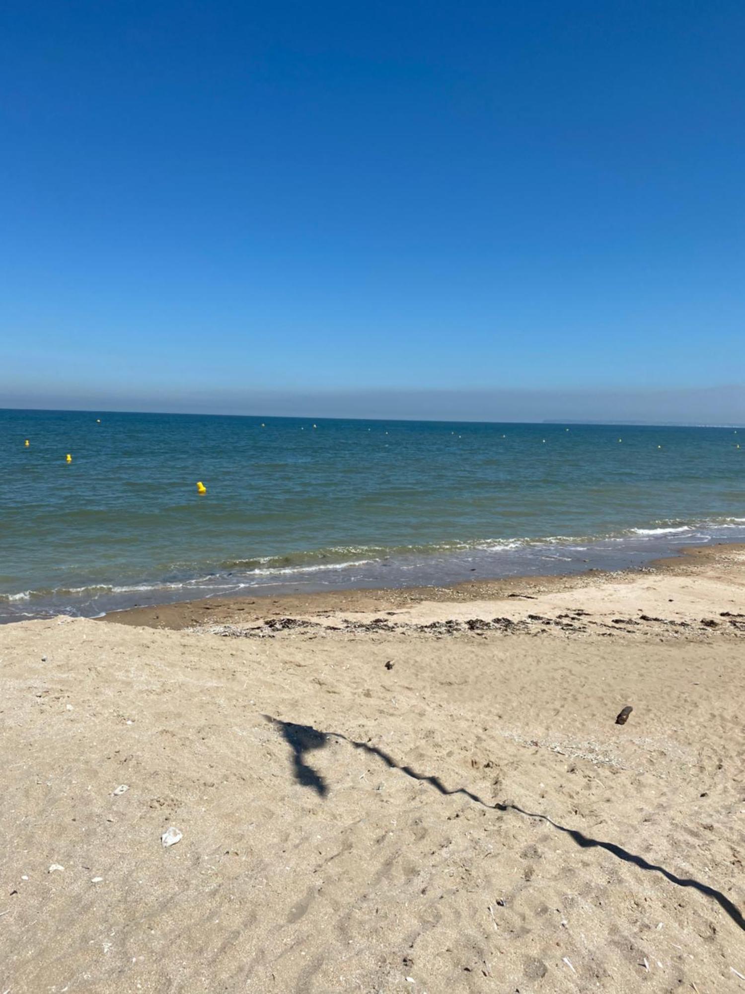 Appartement 65M2 Avec Balcon Vues Partielles Mer A 150M De La Plage Et Centre, Wifi Et Parking Prive بلونفيل سور مير المظهر الخارجي الصورة