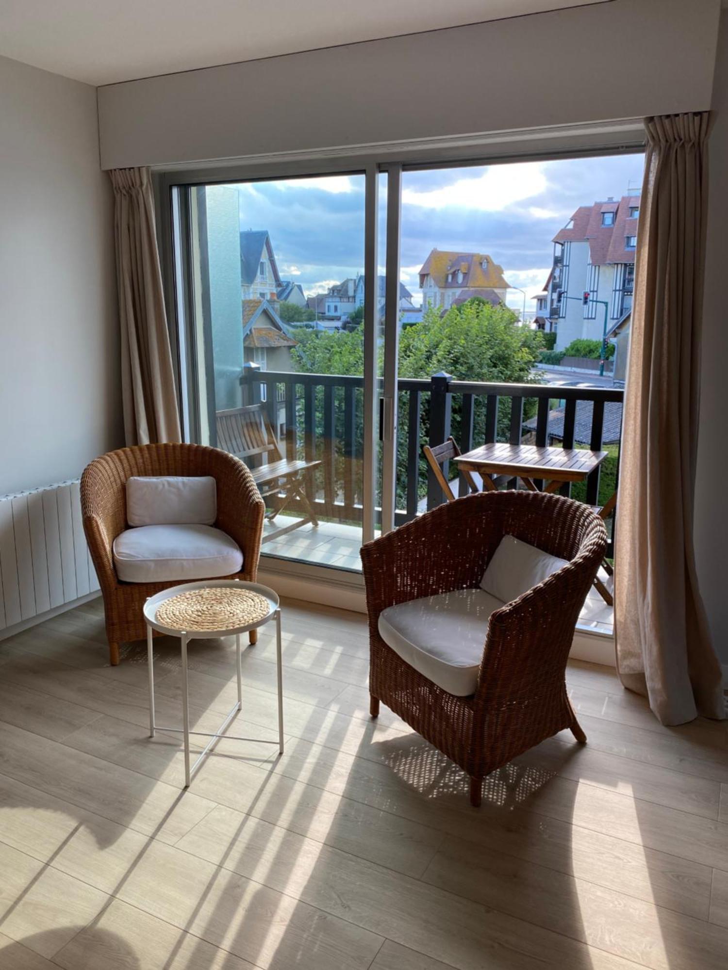 Appartement 65M2 Avec Balcon Vues Partielles Mer A 150M De La Plage Et Centre, Wifi Et Parking Prive بلونفيل سور مير المظهر الخارجي الصورة